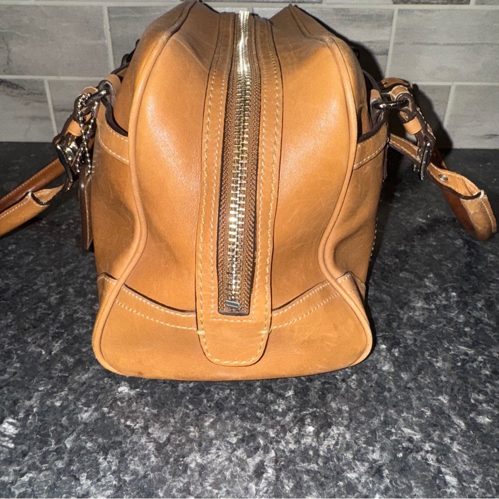 Coach Pre-owned Brown Hamptons Leather Purse - Picture 4 of 16